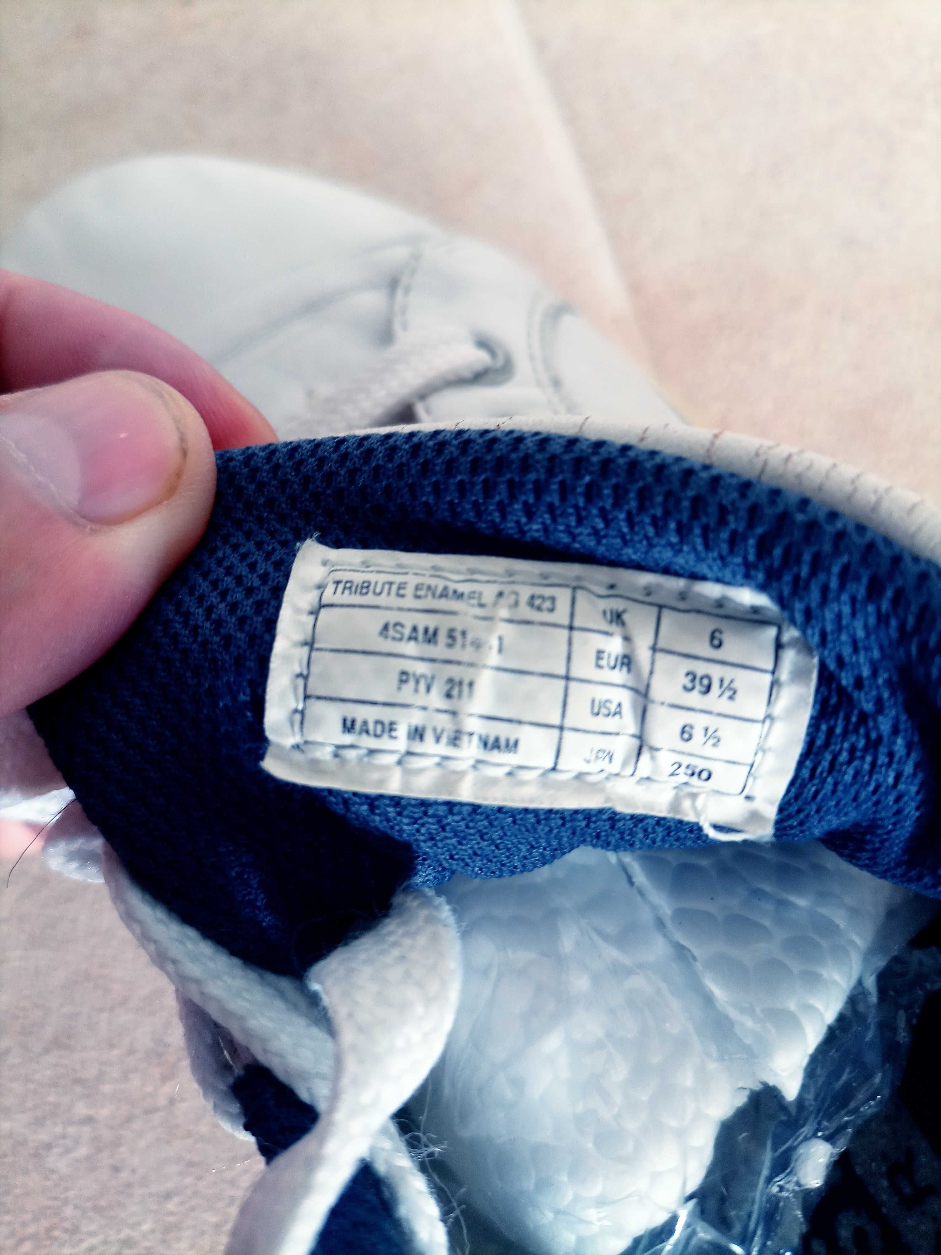 Buty LACOSTE prawdziwa skóra rozm 39,5