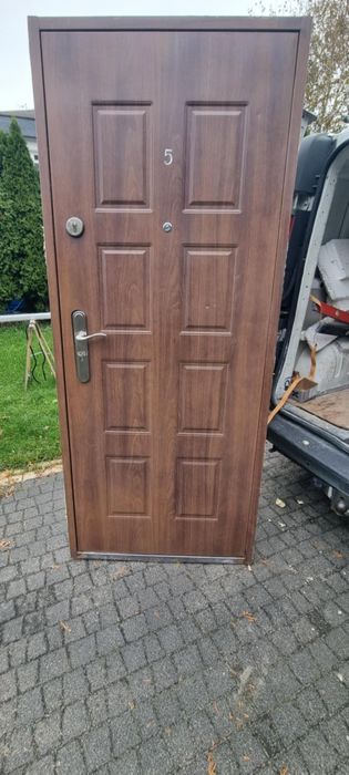 Drzwi z demontażu