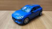 Іграшкова машинка Porsche Macan 1.24 Bburago