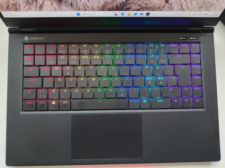 Gamingowy Laptop Intel Komplett QC7 RTX 2070 | i7-9750H | 16Gb | 256gb