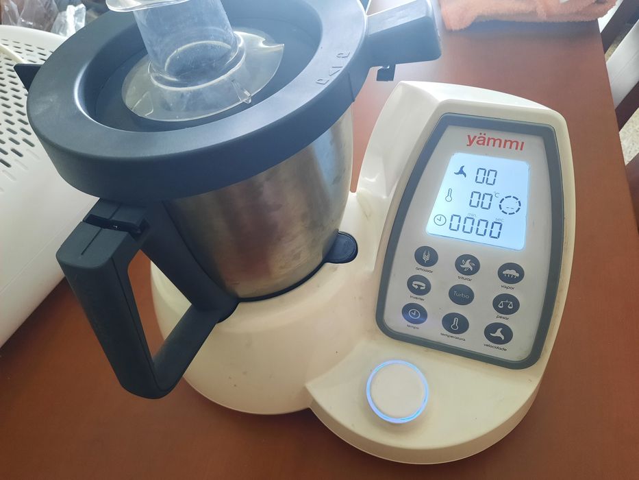 Yammi 2 com acessórios e 2 Livros