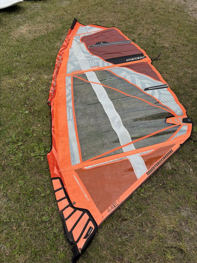 Żagiel windsurfingowy RRD Compact Grom 3.8 i 4.4