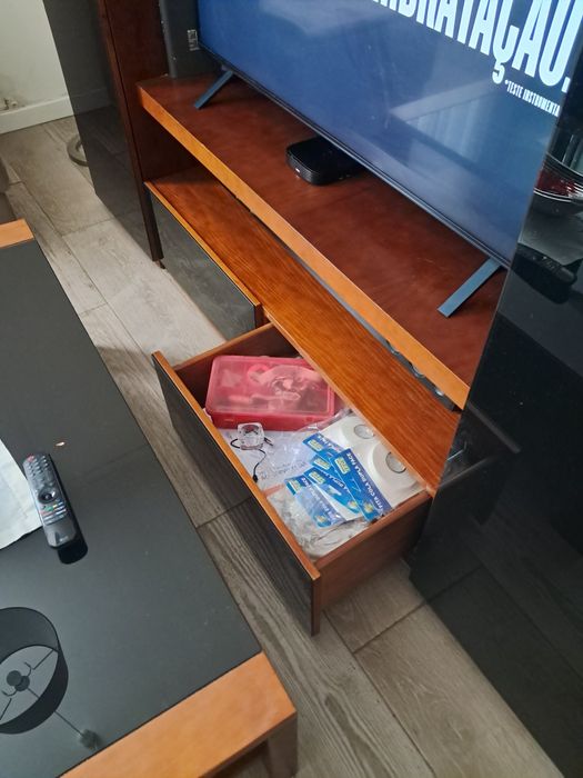 Movel de sala de estar + Mesa de centro em cerejeira e vidro black