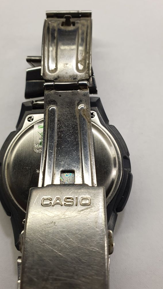 Zadbany  zegarek  Casio  AW -80