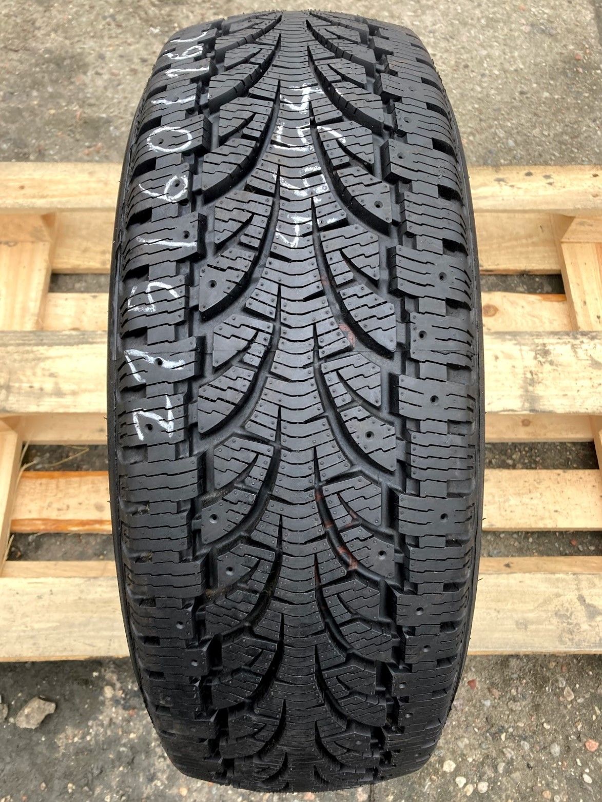 215/60/16C Pirelli Chrono Winter 103/101R