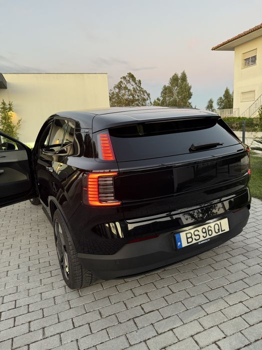 Volvo ex 30 69kwh single Motor extended Range Plus 272cv 2024