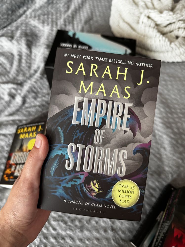 Throne of Glass Sarah J. Maas