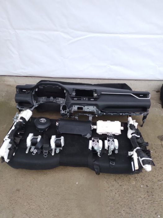 Торпеда Toyota RAV4 2019-22р безопасность airbag