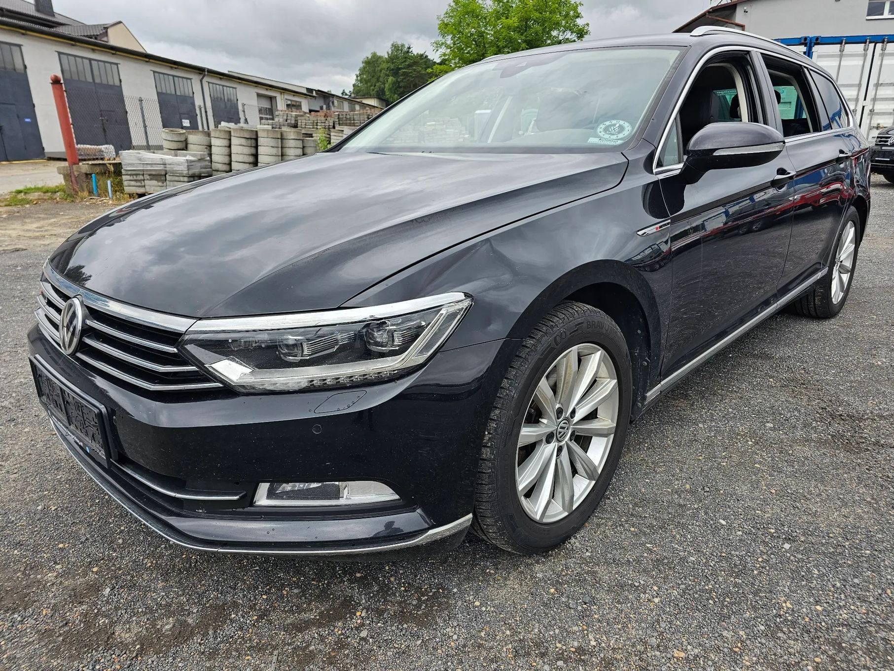 Volkswagen Passat 4MOTION, HIGHLINE, Bogate wyposazenie, lekko uszkodzony