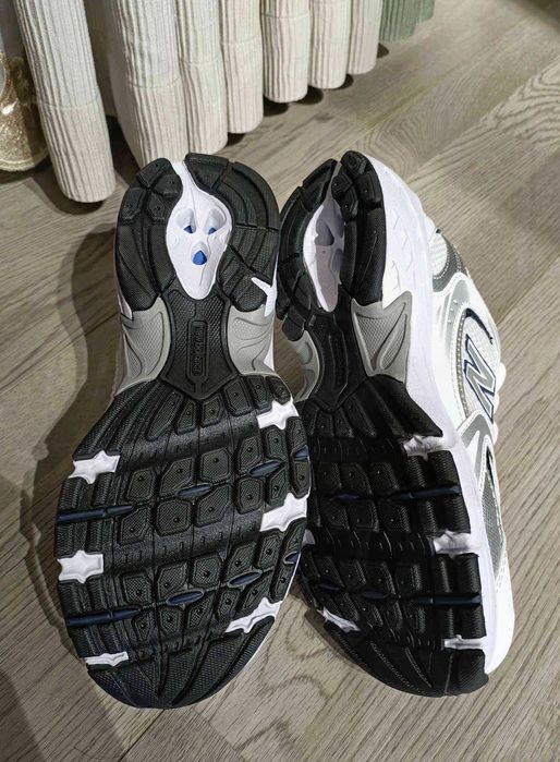 Białe tenisówki New Balance 530 w rozmiarze 37