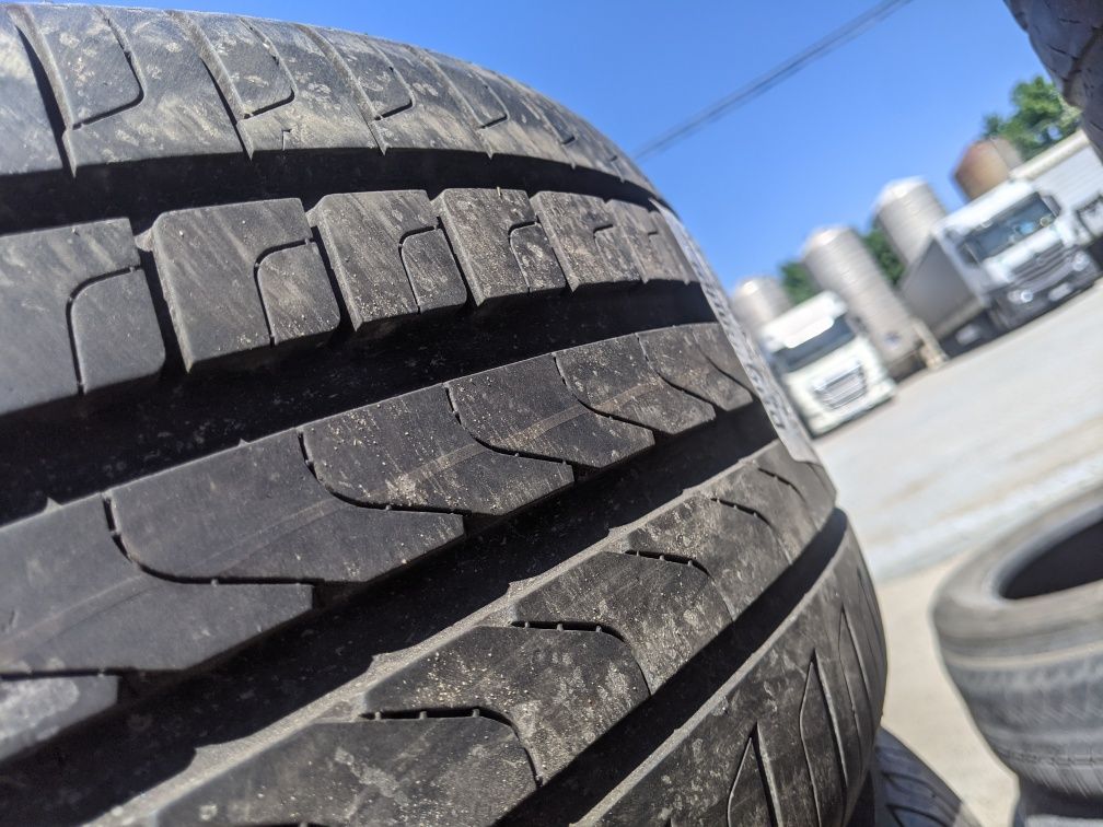 235/55R19 Pirelli .