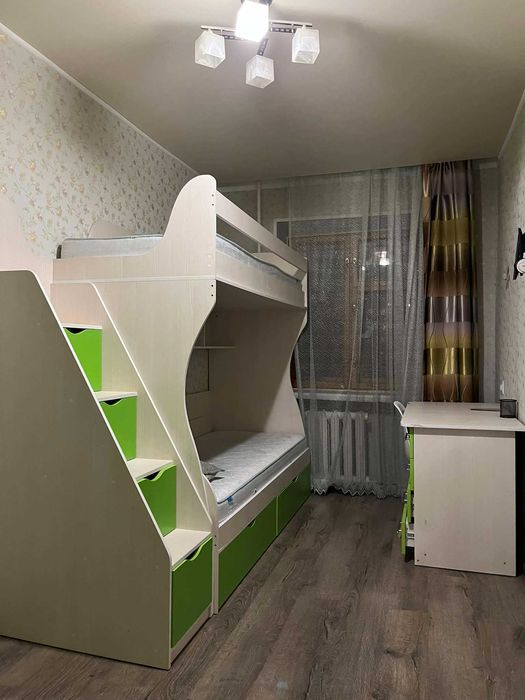 Продам 3 кім. з ремонтом по вул. М.Гончарівська, 1