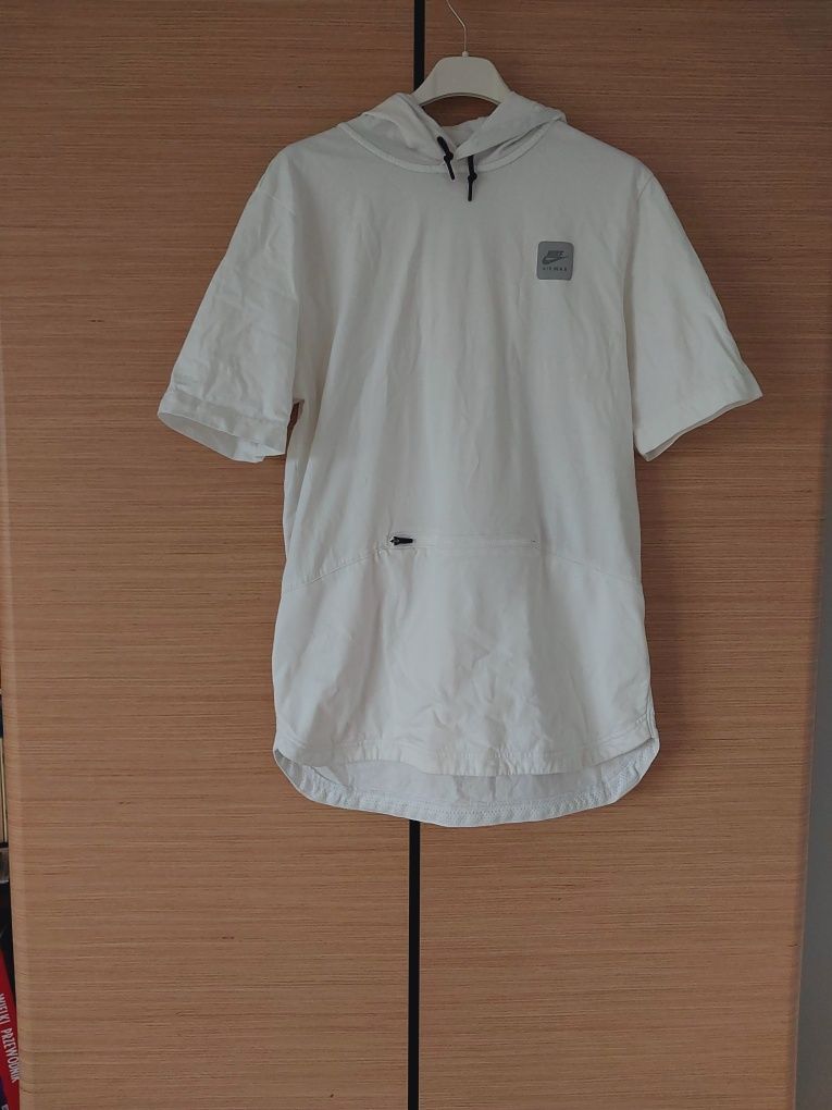 Biały bawełniany T-shirt z kapturem i kieszonką vintage oversize nike