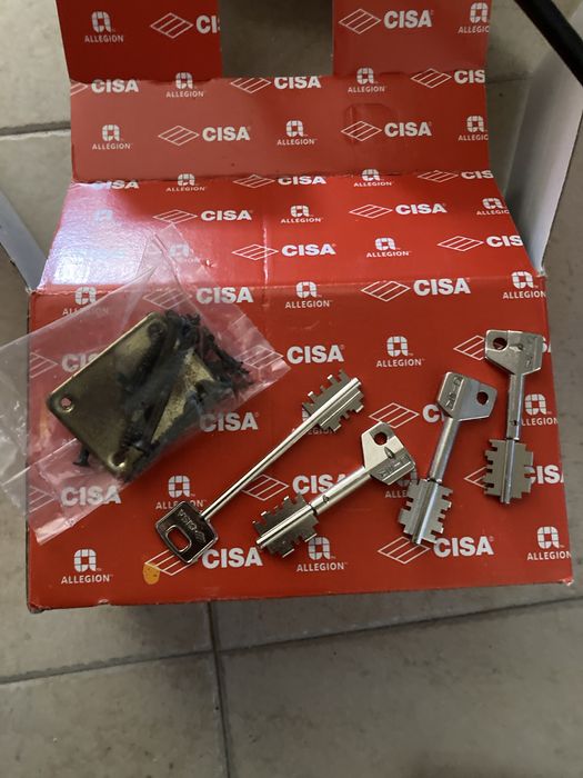 Fechadura cisa (esquerda)
