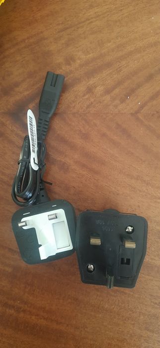 Kabel ósemka i przejściówka angielska do gniazdka