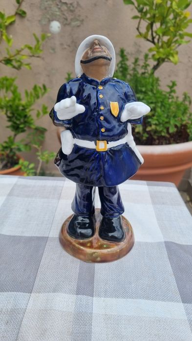 Figura Movimento Fábrica Bordalo Pinheiro