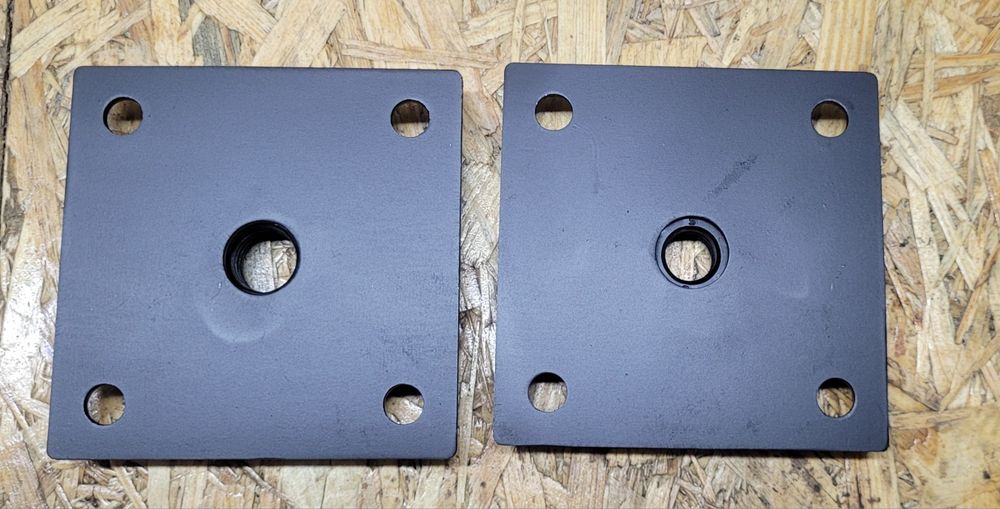Podstawa montażowa / WSPORNIK STALOWY 110x110 mm, M20/M16, NOWY