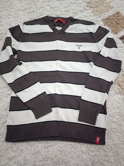 Цікава кофта в полоску