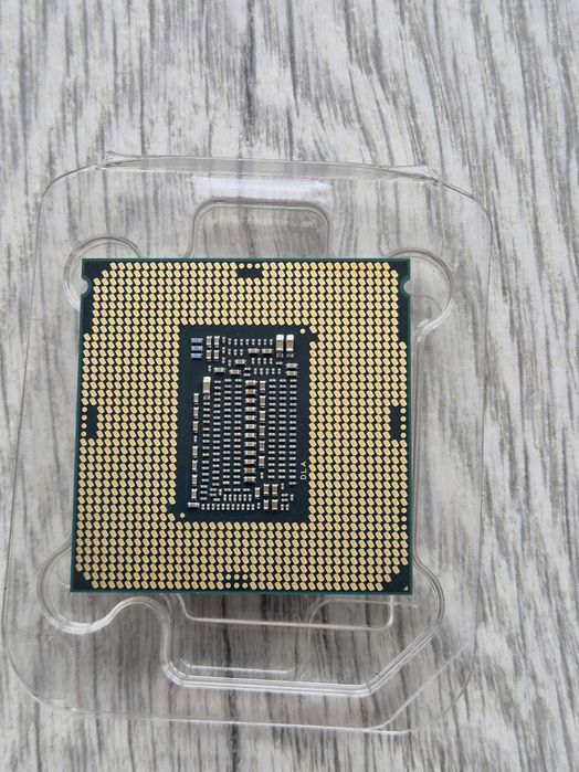 s1151v2 процесор Intel Core i7-9700K 8ядер 4.9GHz з графікою. Trade-in