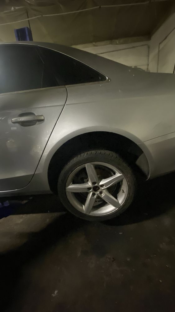 Audi a4b8 2.0t  квадро 2011г