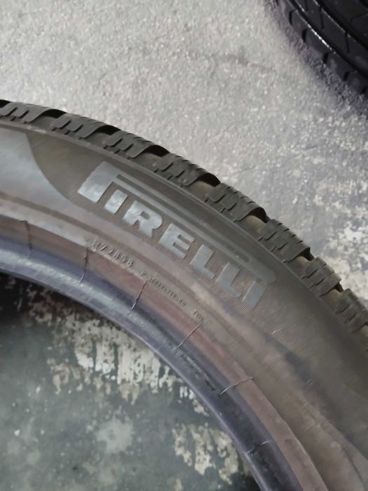 2x Opony zimowe Pirelli 235/50/19