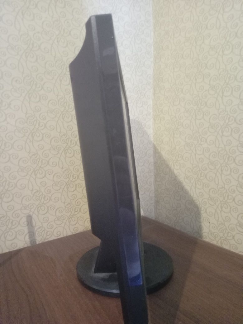 Продам комп'ютерный монитор от asus Tryme в хорошем состоянии,робочий