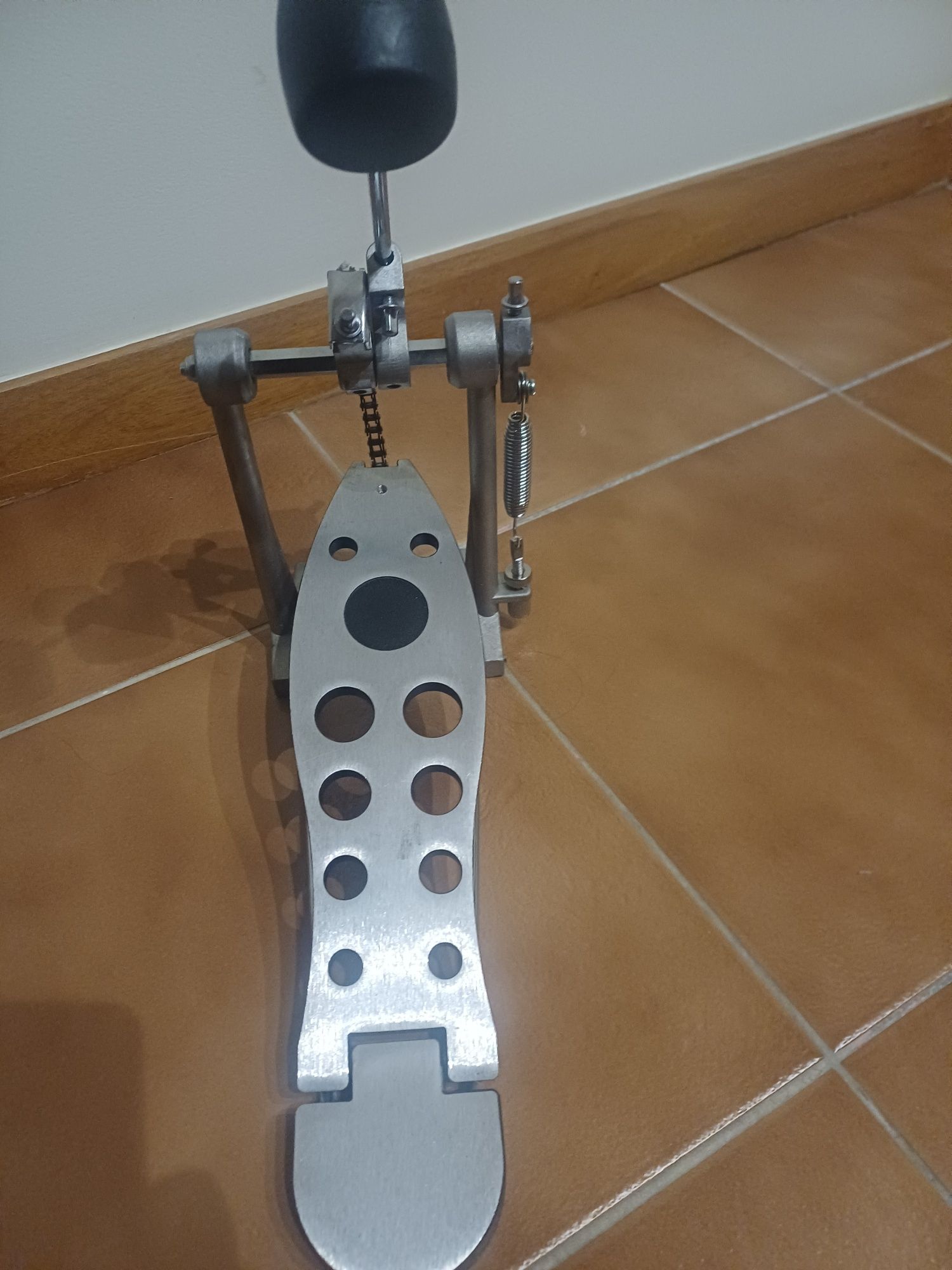 Pedal bombo quase novo