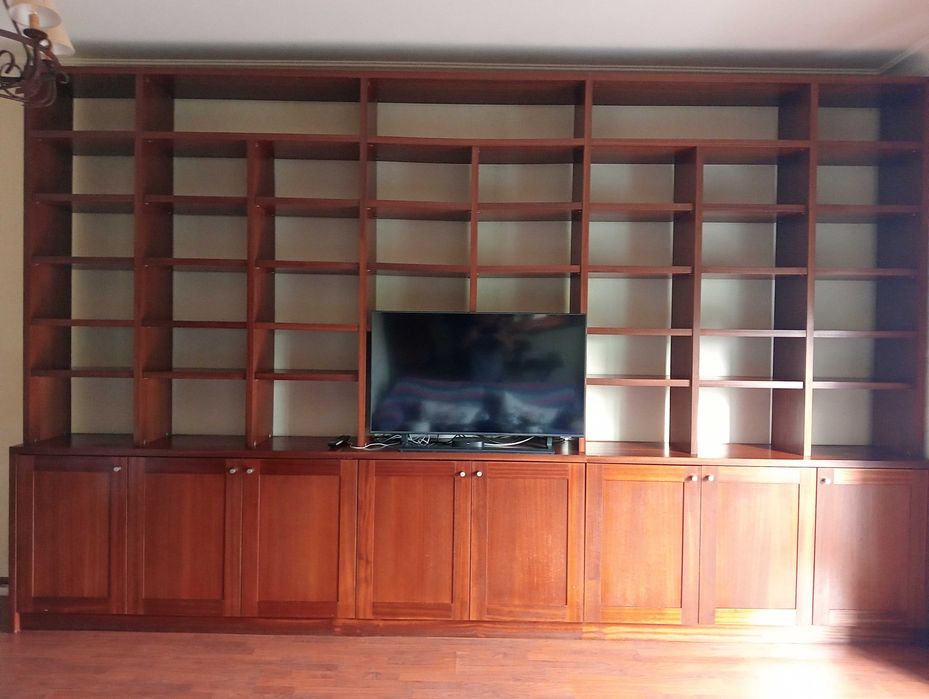 Movel de madeira de mogno  4m x 2,50m