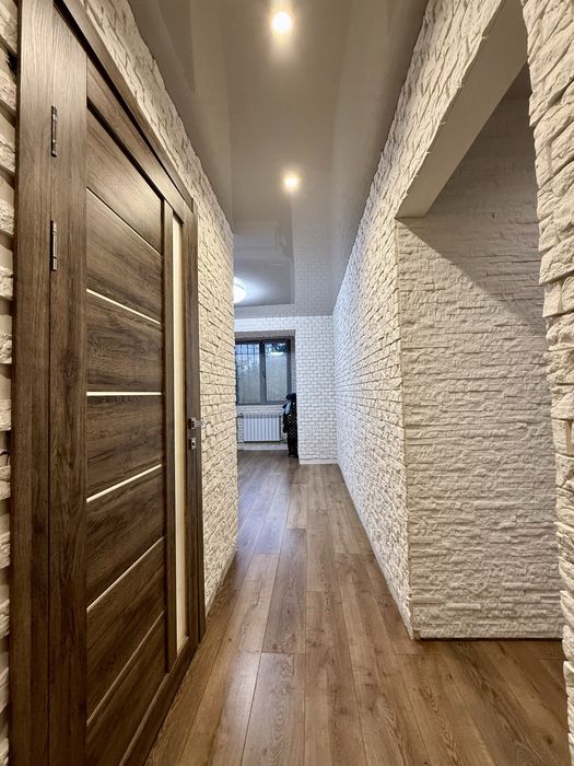 Продажа 3 ком. 10 мкрн. Левый берег