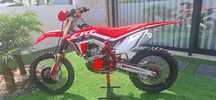 Honda crf r 250.