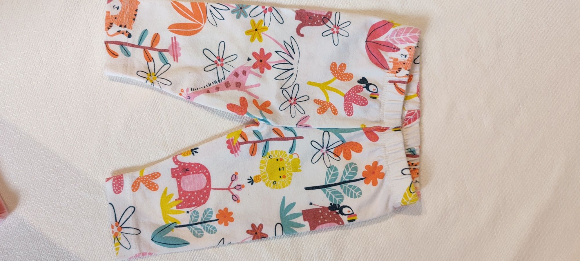 4x leginsy niemowlęce dla dziewczynki 56
Rozmiar: 50-56 cm 
Stan: bard