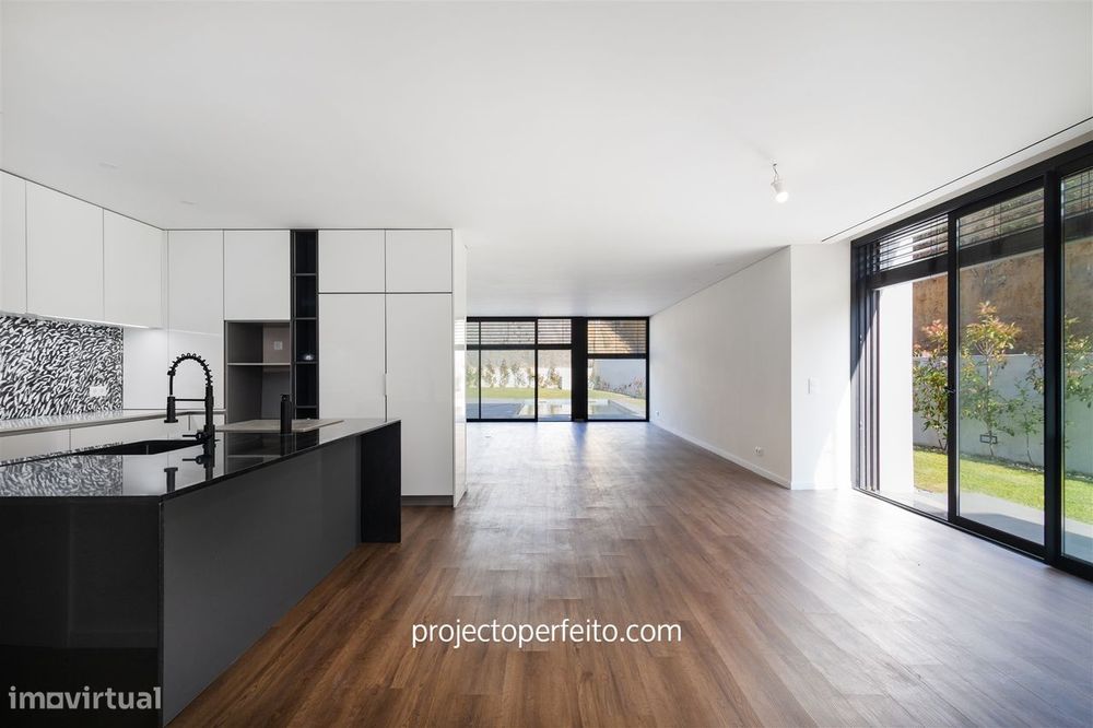 Moradia Isolada T4+1 Venda em Rio Meão,Santa Maria da Feira