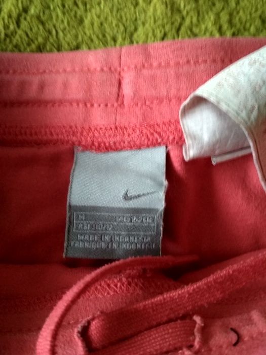 Spodenki dresowe dziewczęce Nike 146-152 cm