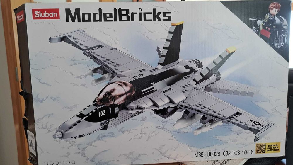 Lego estilo Top Gun- ModelBricks / Sluban M38-B0928