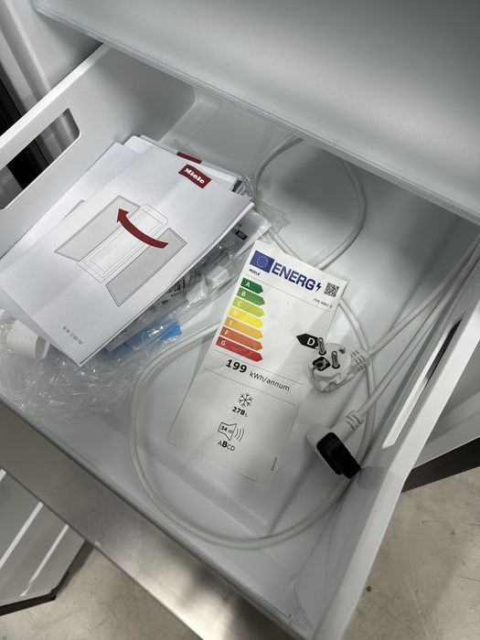 Нова морозильна камера Miele FNS4782/185 см