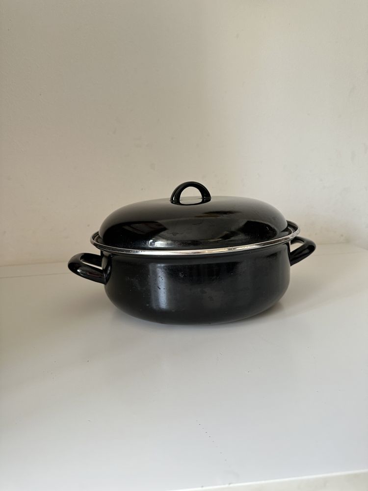Garnek v dobrym stanie 5 L