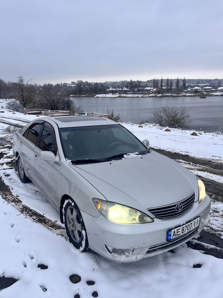 Toyota camry 30 сірого кольору