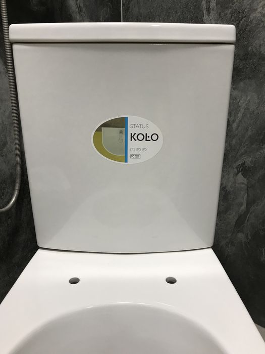 Продам вживаний унітаз Kolo, білий, в ідеальному стані!