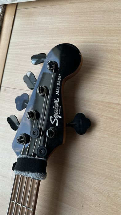 Baixo Squier Contemporary 5 cordas