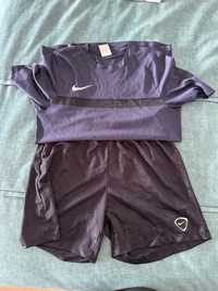 Calções e camisola Nike, desporto, Futebol , tamanho M