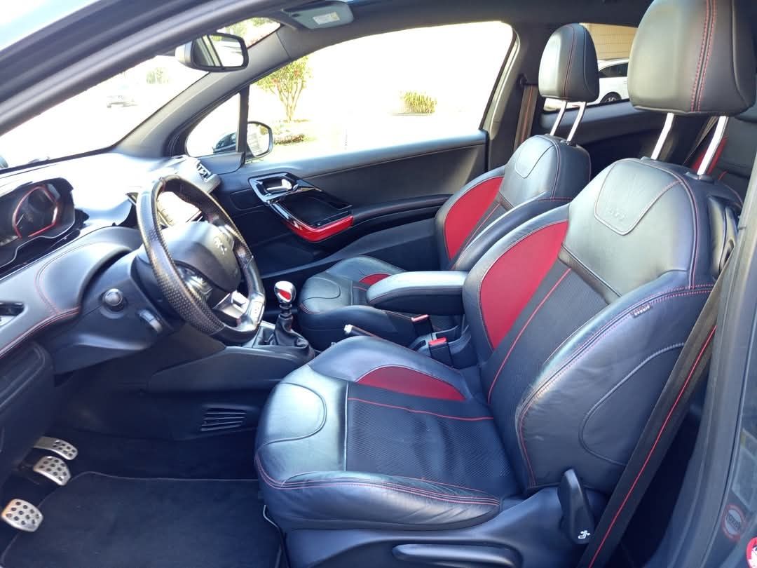 Peugeot 208Gti 1.6 200Cv em bom estado geral
