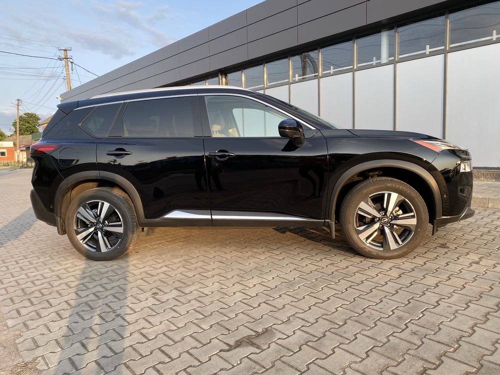 Nissan Rogue 2023 року
