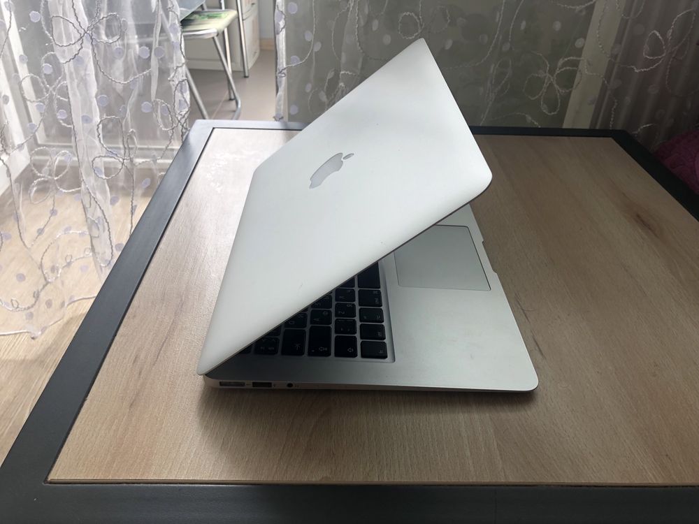MacBook Air 13" 2017 i5 RAM 8GB SSD 128GB