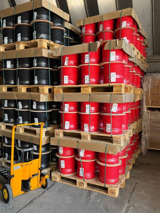 Deye Інвертори акумуляторні батареї, сонячні панелі