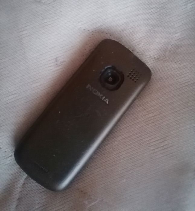 Nokia 2330 e Nokia C1