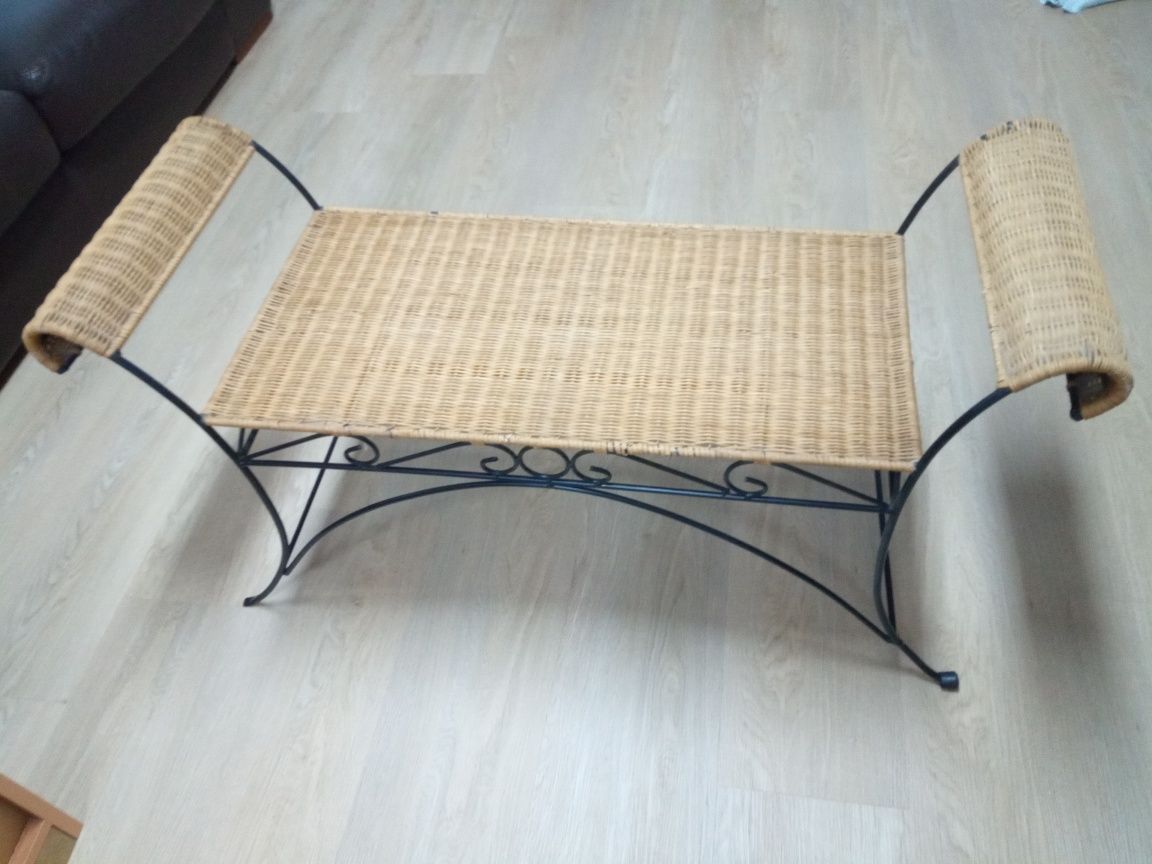 Banqueta em palhinha e ferro