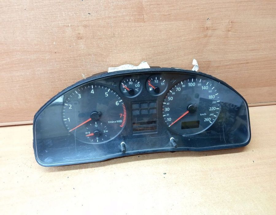 ZEGARY LICZNIK AUDI A4 B5 1.6 8D0919860G