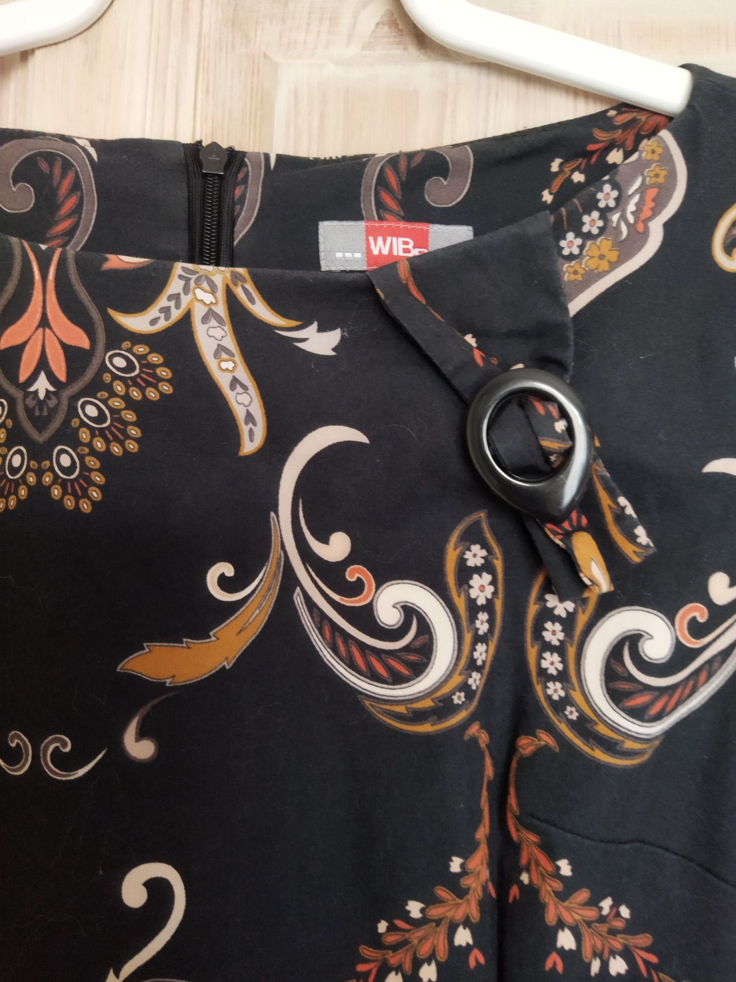 Elegancka sukienka  r.40 wibs