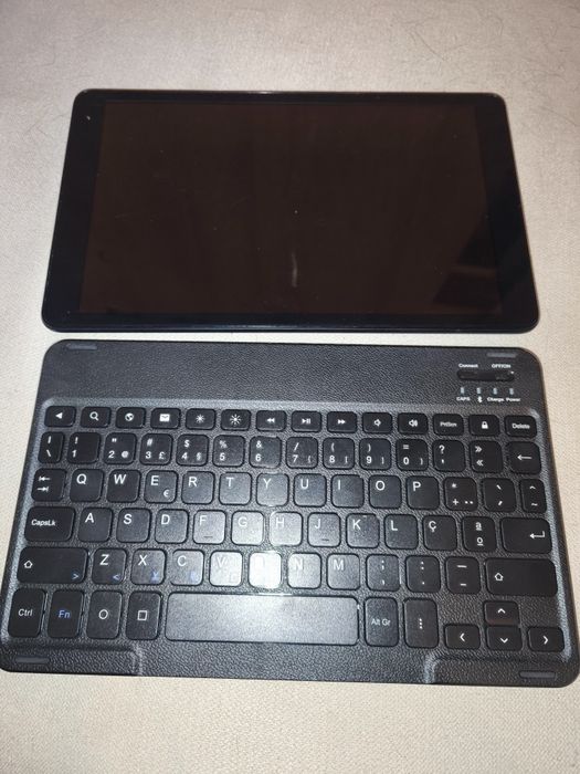 Tablet Alcatel com teclado e carregador