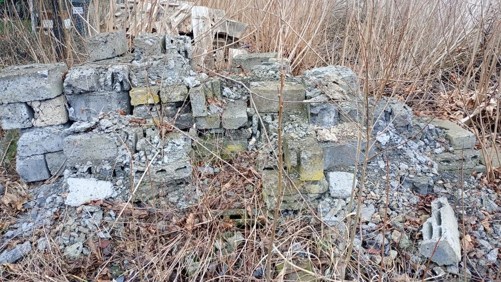 Gruz pustaki za darmo